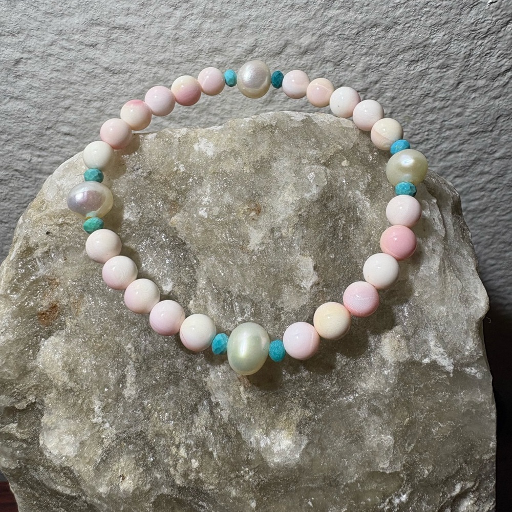 Pink Conch Shell, Mother of Pearl and Turquoise Beaded Bracelet